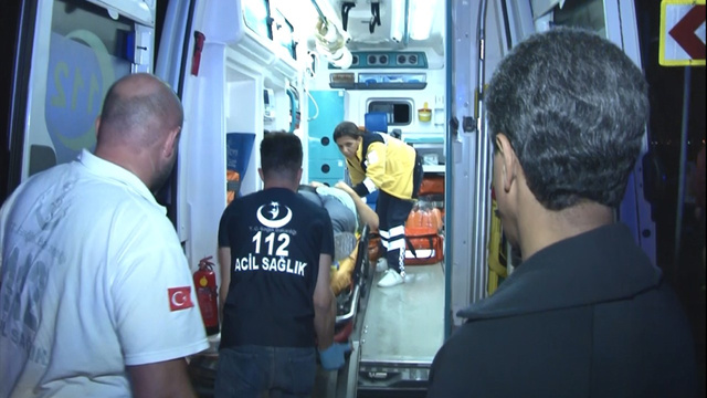 Tarabya Sahilinde minibüs denize uçtu!