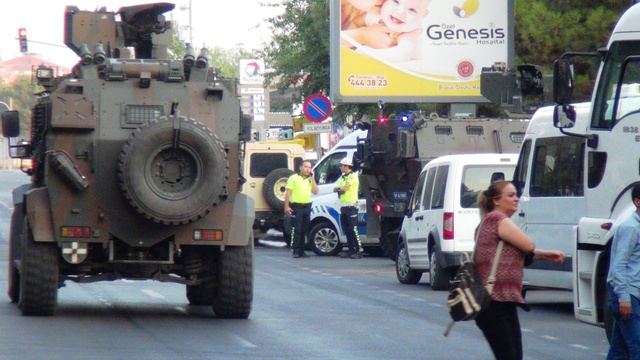 Diyarbakır, Van ve Mardin belediyelerine operasyon