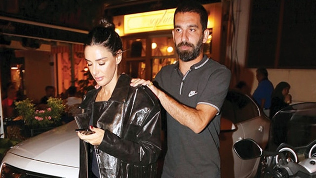 Arda Turan eşinin 34. yaşını nasıl kutladı?