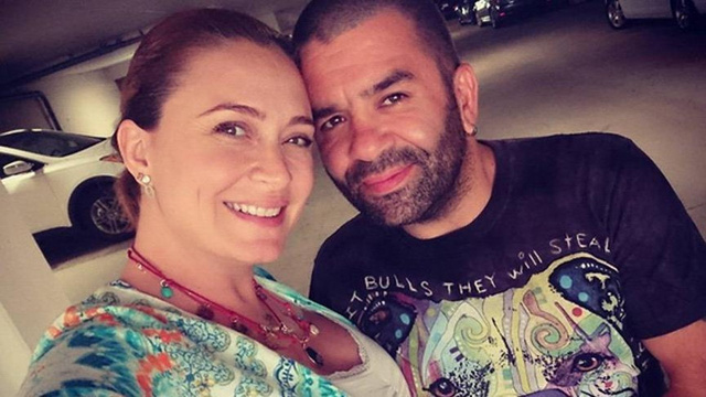 Ceyda Düvenci'den dudak dudağa kutlama