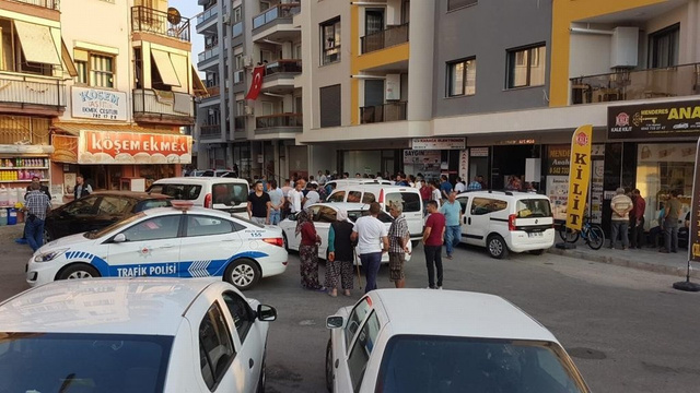 Akrabasını orakla öldürdü!..