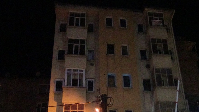 75 yaşındaki adam trans bireyi bıçakladı!