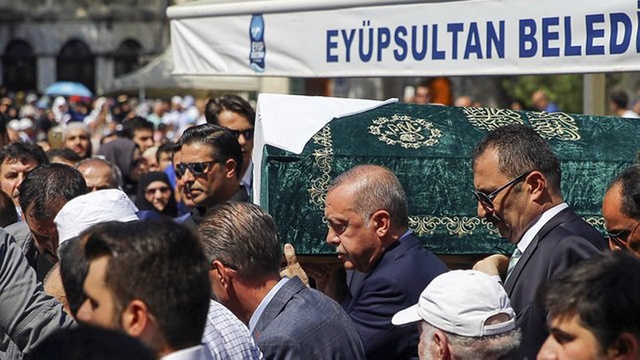Cumhurbaşkanı Erdoğan, Şule Yüksel Şenler'in cenazesine katıldı