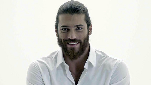 Can Yaman tüm oyuncuları solladı!