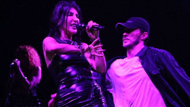 Kuşadası 22. Altın Güvercin Festivali'nde Hande Yener rüzgarı esti