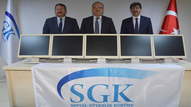 SGK’nın kullanmadığı bilgisayarlar okullara verildi