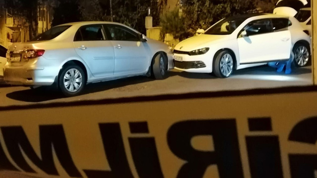 Dur ihtarına uymayan şüphelilerle polis arasında çatışma