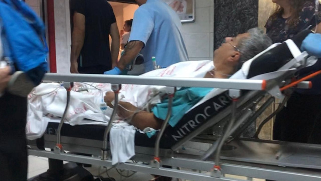 Dişi uyuşmayınca doktoru bıçakladı