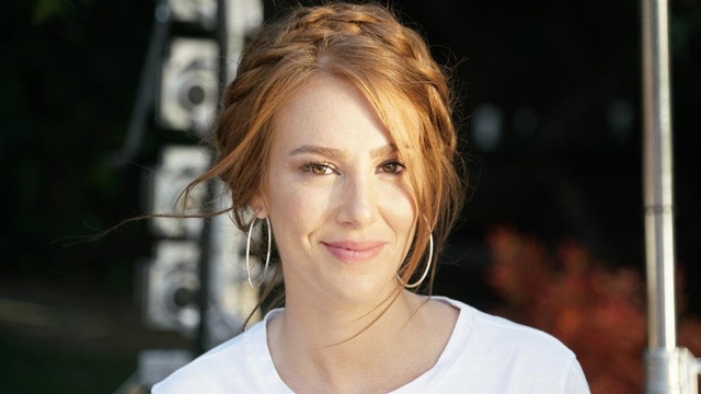 Elçin Sangu hayranlarına sürpriz yaptı