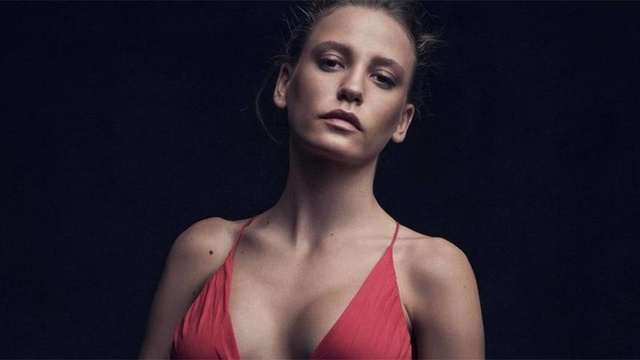 Serenay Sarıkaya sevenlerini üzdü