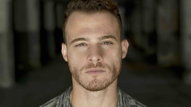 Kerem Bursin hangi güzele abayı yaktı?