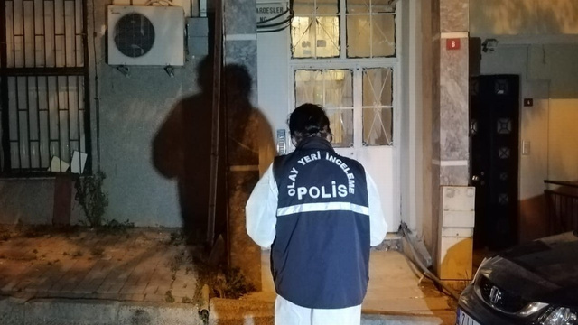 Arkadaşlarıyla vakit geçiren genç odada ölü bulundu