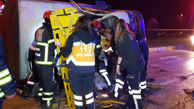 Zincirleme kazada 1 kişi öldü 4 kişi yaralandı