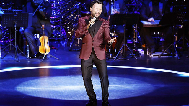 Tarkan'ın kulisinde sürpriz ziyaretçi