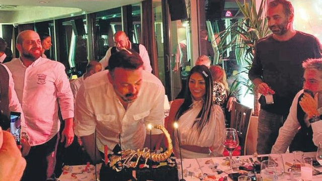 Süreyya Yalçın eşi için parti verdi