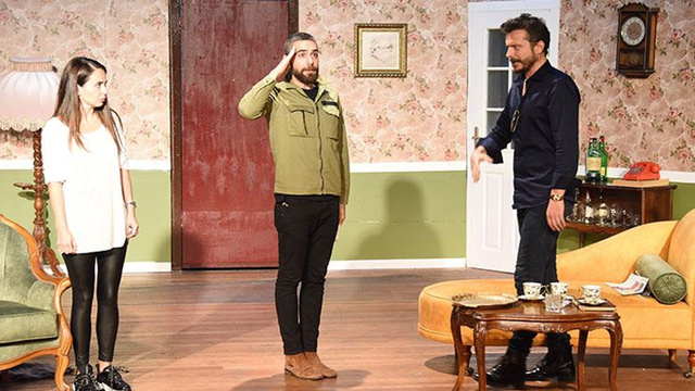 Kadir Doğulu'nun tiyatro heyecanı