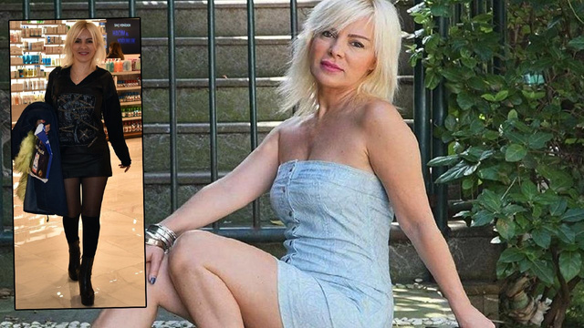 Ömür Gedik mini eteğiyle gözleri şaşı etti