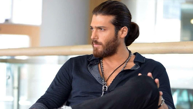 Can Yaman'dan konuşulacak açıklama!