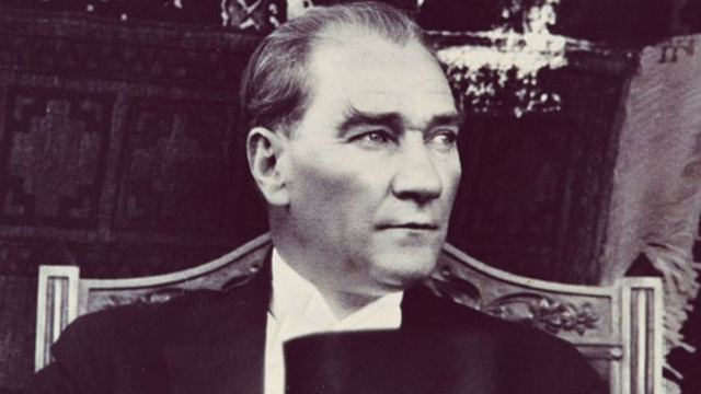 Mustafa Kemal Atatürk'ü özlem ve saygıyla anıyoruz