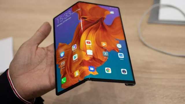 Katlanabilir telefonun onarım ücreti cep yakıyor