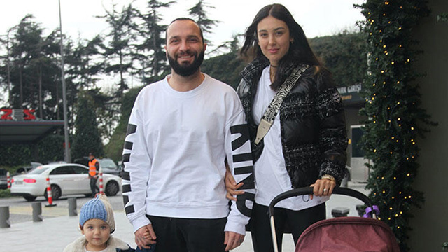 Berkay ailesiyle alışverişe çıktı
