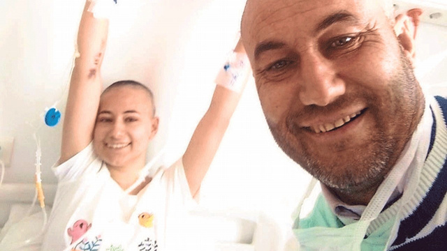 Baba-kızın ‘çifte ilik’ mutluluğu!