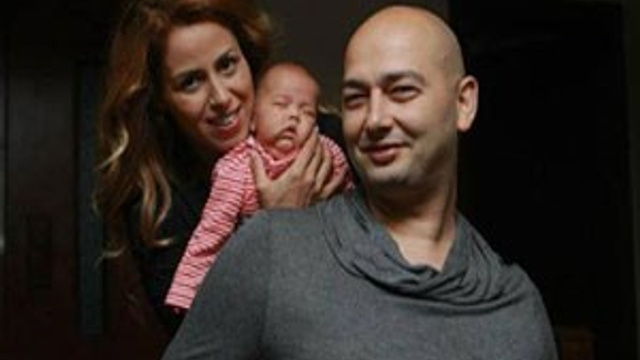 Niran Ünsal erken doğum yaptı