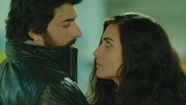 'Kara Para Aşk'a 3 dilde fragman!..
