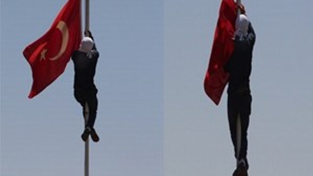 Bayrak skandalında tutuklama!