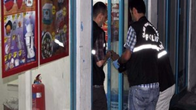 İftar saatinde silahlı soygun!..