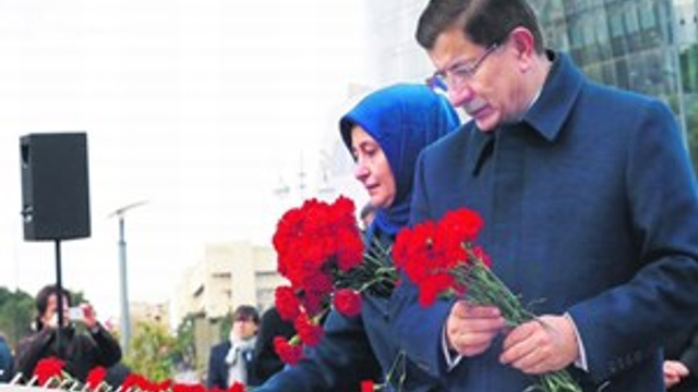 Başbakan Davutoğlu: 'Göğsümüzden hançerlendik'