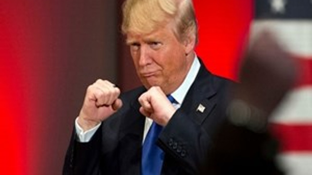 Donald Trump sitesine geri koydu!
