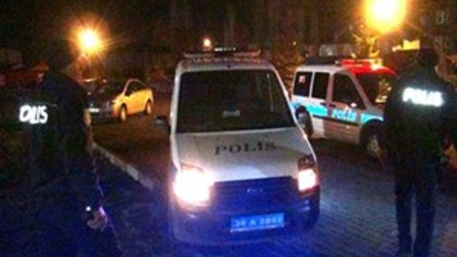 Polisle şüpheliler arasında kısa süreli çatışma!