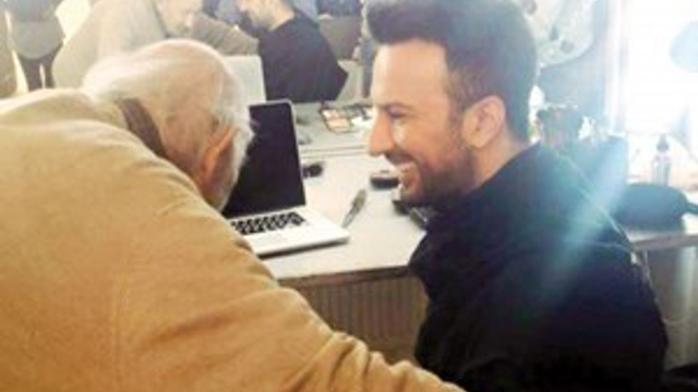 Ara Güler'den Tarkan'a sürpriz ziyaret