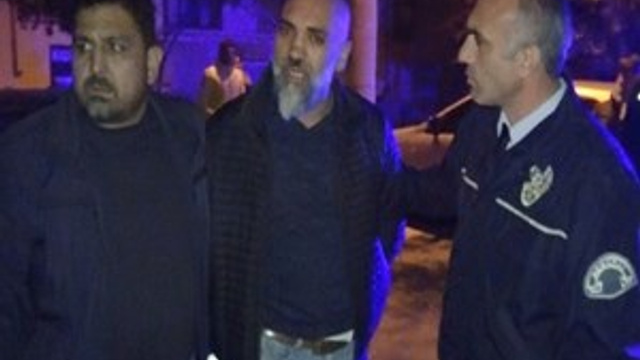 Polis aracına çarpan alkollü sürücü tutuklandı!