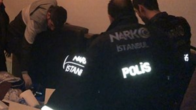 Narkotik operasyonunda polisi şoke eden raylı sistem!