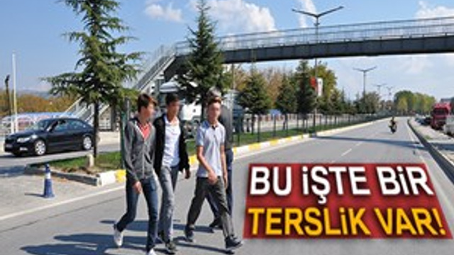 Kütahya'da üst geçit var, geçen yok!
