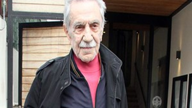 Aydemir Akbaş: "Bugünkü sanatçılarla tuvalete gitmem!"