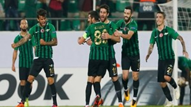 Akhisar’ın yüzü gurbette güldü