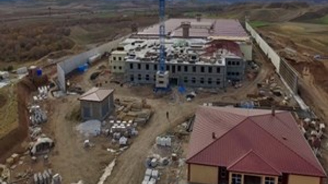 Yapımı devam eden cezaevi havadan görüntülendi
