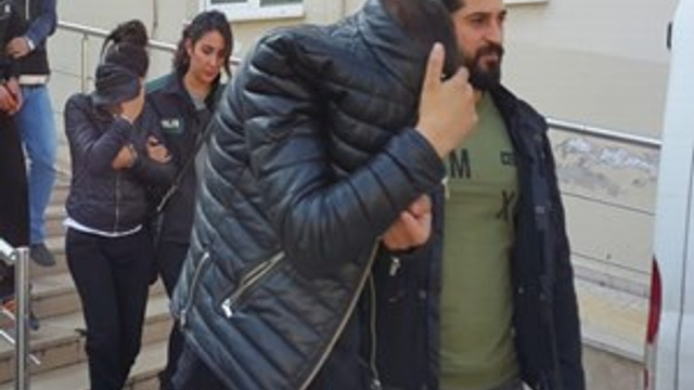 Narkotik polisi 5 zehir tacirini 11 bin lira ile yakaladı