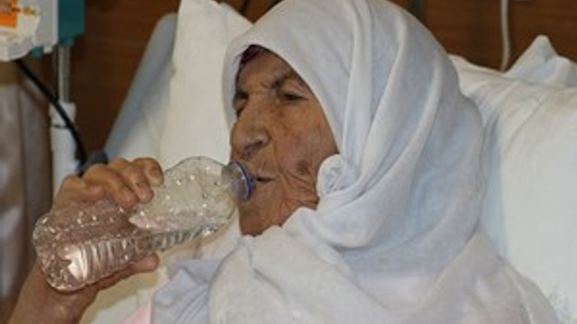 84 yaşında böbrek nakli olarak sağlığına kavuştu