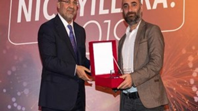 İsmail Saymaz'a ''En çok konuşulan haber'' ödülü!