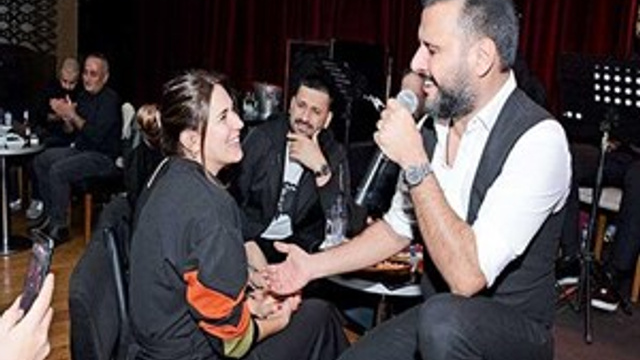 Buse Varol eşini yalnız bırakmadı