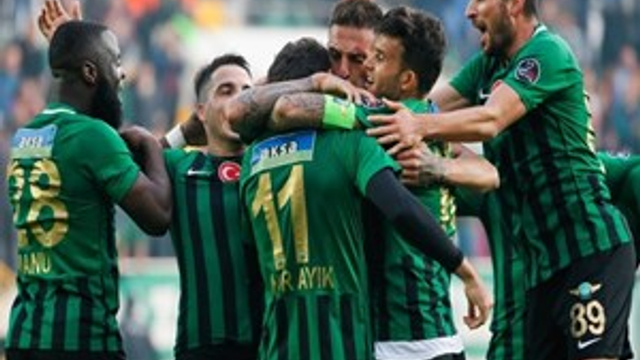 Akhisarspor dört koldan!