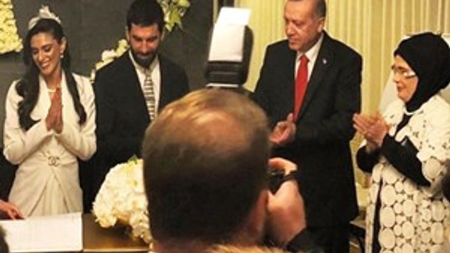 Aslıhan Doğan'ın beğenilmeyen tarzı 11 bin 500 TL'ye çıktı!