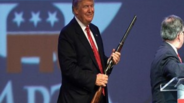 Trump'tan transseksüellere ordu yasağı