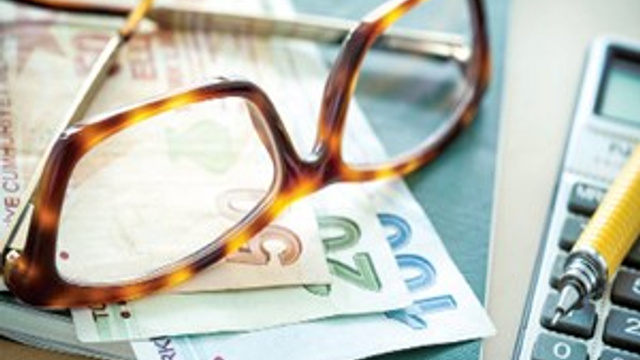 Emekliye hem ek ödeme hem de enflasyon zammı