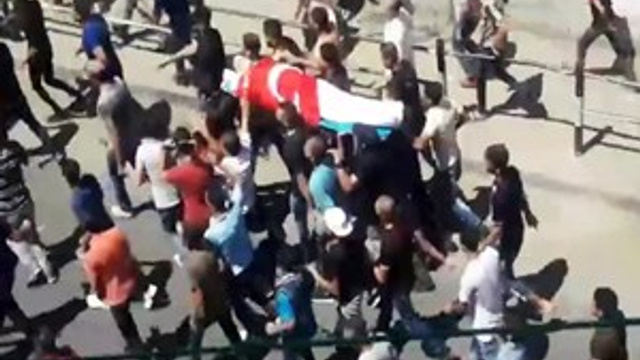 Filistinli gencin naaşı vasiyeti üzerine Türk bayrağına sarıldı