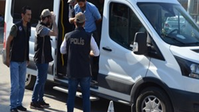 DEAŞ üyesi 4 şüpheli, sağlık kontrolünden geçirildi